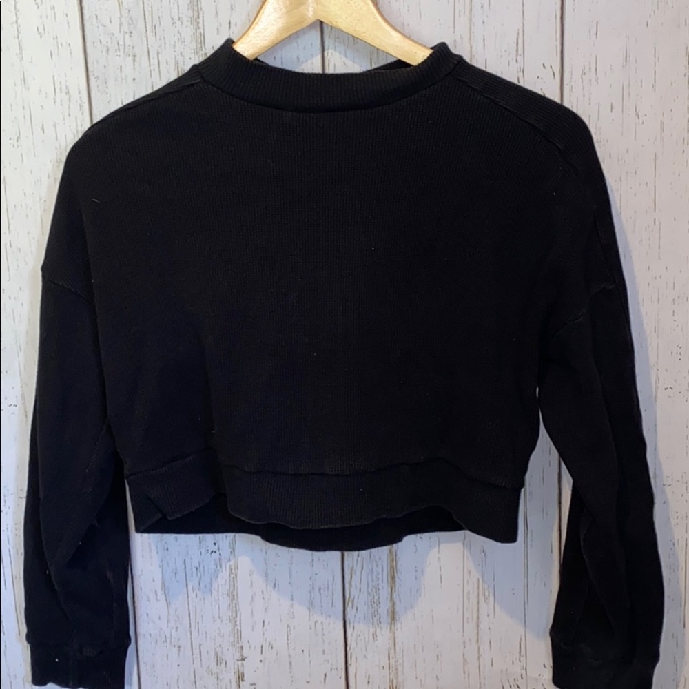 Long sleeve crop top